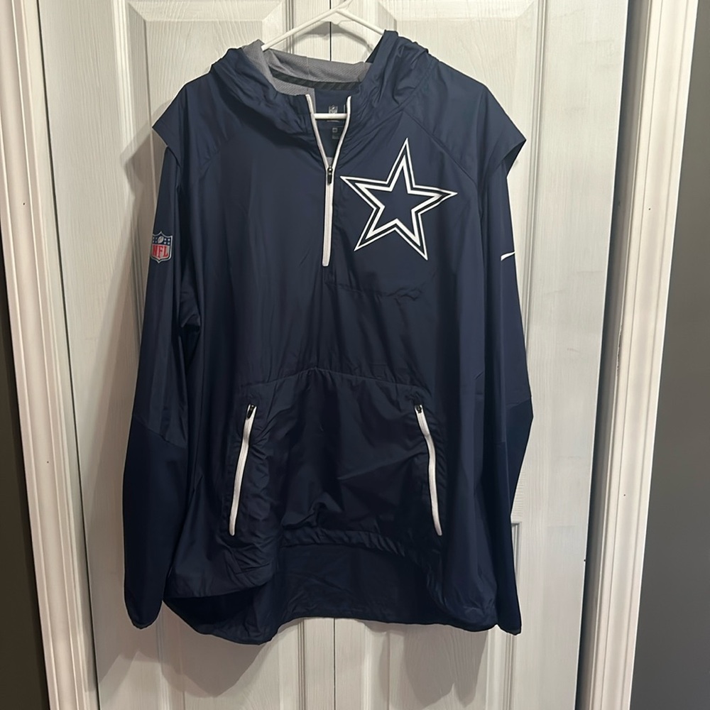NFL on field apparel Dallas Cowboys windbreaker only worn once